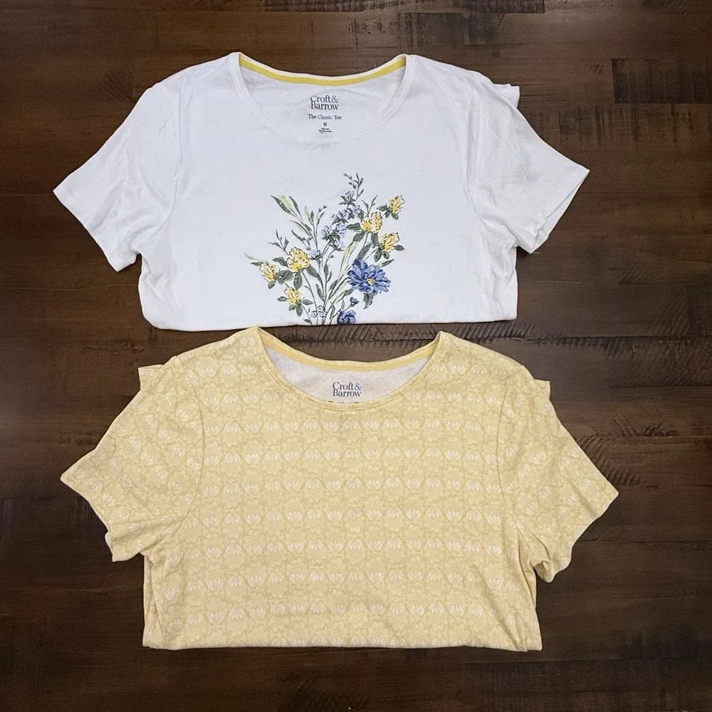Croft & Barrow Set Of 2 Tops‎ Shirts Women's Size Medium Floral Short Sleeve
